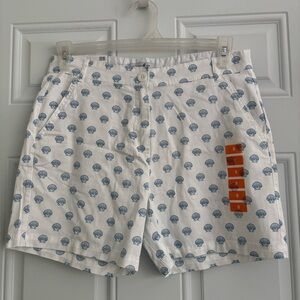 NWT Caribbean Joe White Shorts with Blue Shell Print, Size 8